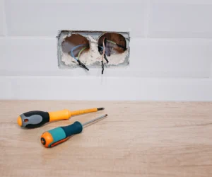 90 electricite-perigueux-dépannage-flash-plomberie-travaux-electrique-bergerac-dordogne